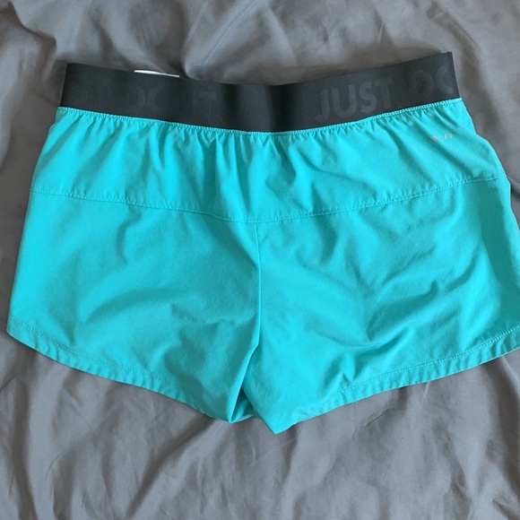 RARE Nike running shorts in mint green and gray Size S - Picture 2 of 5